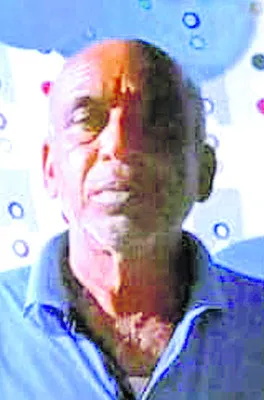 బావిలో పడిన ట్రాక్టర్‌.. డ్రైవర్‌ మృతి