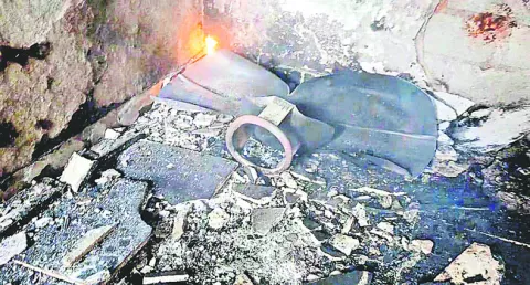 పేలిన గ్యాస్‌ సిలిండర్‌ 
