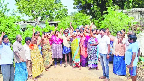 ఉపాధి కూలీలపై ‘తమ్ముళ్ల’ దాడి 