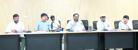 పారదర్శకంగా భూ సమస్యల పరిష్కారం