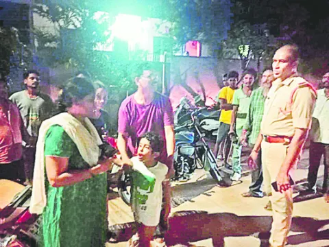 బాలుడిని తల్లిదండ్రుల చెంతకు చేర్చిన సీఐ 