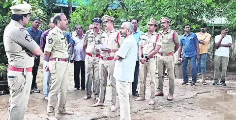 పోలీసులకు సవాల్‌గా మారిన చోరీ 