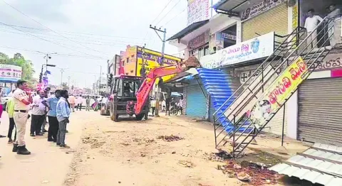 పేదలం