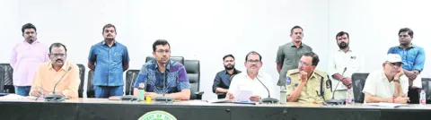 వేడుకలు ఘనంగా నిర్వహిద్దాం 