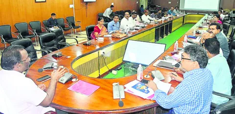 పరిశ్రమలకు సకాలంలో అనుమతులు 