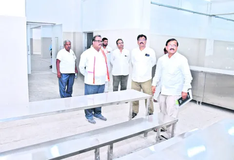 అన్న ప్రసాద కేంద్రాన్ని త్వరలోనే ప్రారంభిస్తాం