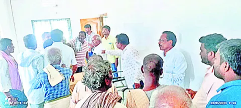 రసాభాసగా పంచాయతీ నిధుల విచారణ 