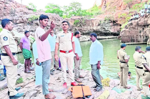 బాలుడ