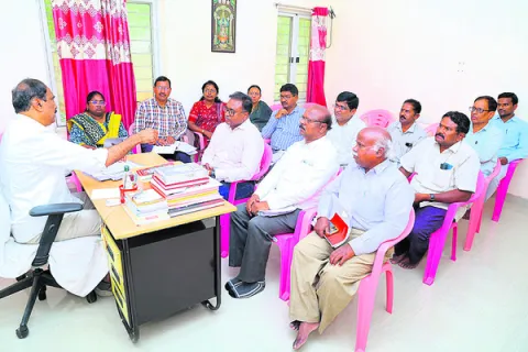‘ఇందిరమ్మ ఇళ్ల’ను వేగవంతం చేయాలి 