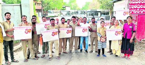 సమస్యలు పరిష్కరించాలి 
