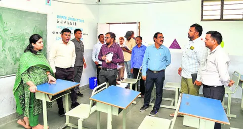 నాణ్యమైన యూనిఫాం అందించాలి
