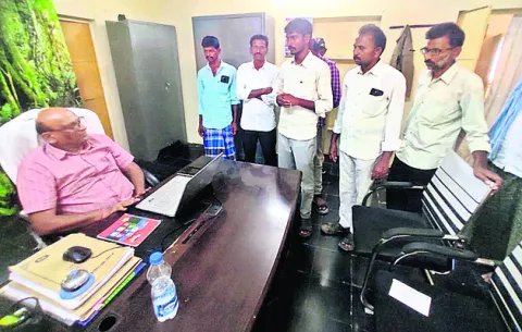 కోరం ప్రకారమే ఎన్నికలు నిర్వహించాలి
