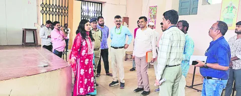 సకాలంలో పరీక్షా కేంద్రాలకు రావాలి