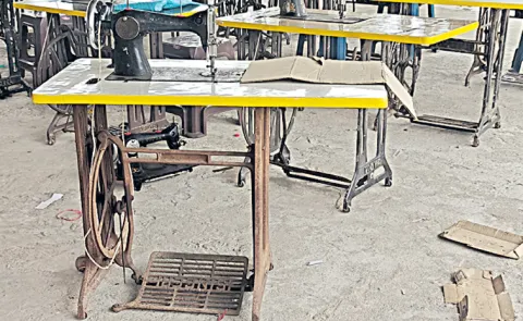 Chandrababu Govt Scam in tailoring training for women with Sewing machines1