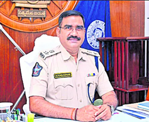 చోరీలు అరికట్టేందుకు ప్రజలూ సహకరించాలి 