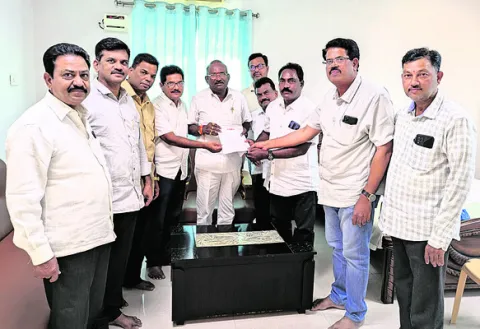 వివాదాల్లేకుండా టీచర్ల బదిలీలు చేపట్టాలి 