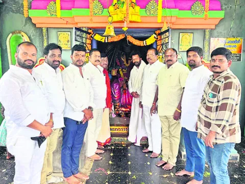 కోనాం భోగొండమ్మనుదర్శించుకున్న రేగం
