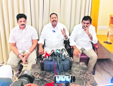 అమరావతి రీలాంచ్‌ పేరుతో రూ.700 కోట్లు వృథా 