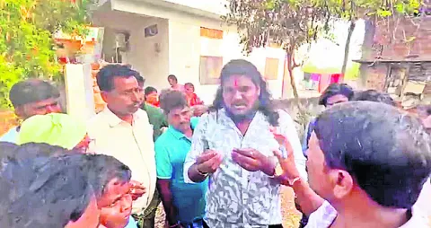 విస్నూరులో నకిలీ గురువు