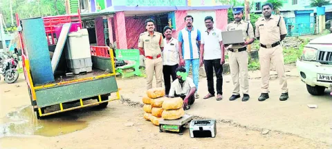 18 కిలోల గంజాయి పట్టివేత