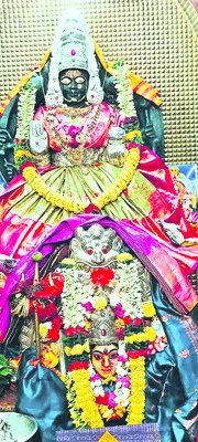 పండగ ఇంకా పది రోజులే.. పనులు జరిగేనా...! 