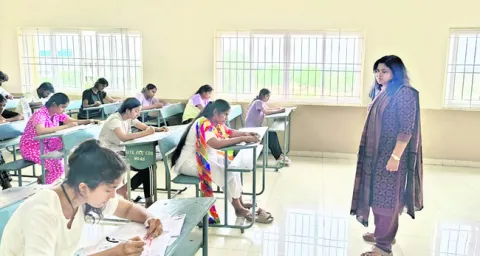 నీట్‌ పరీక్షలకు 97.5 శాతం హాజరు 