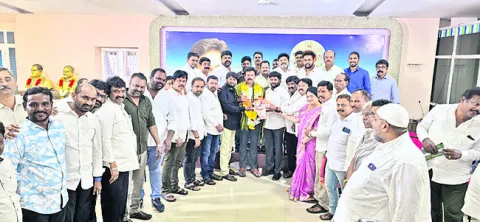 వైఎస్సార్‌ సీపీ బలోపేతానికి సమష్టి కృషి