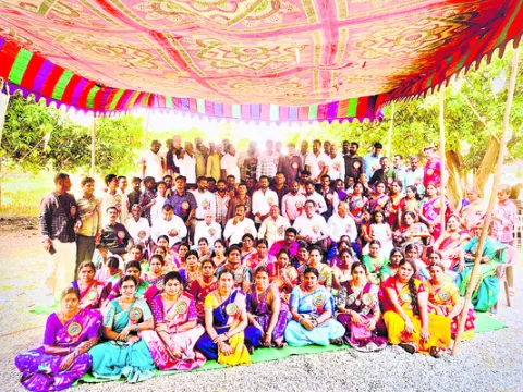 ఘనంగా పూర్వ విద్యార్థుల సమ్మేళనం