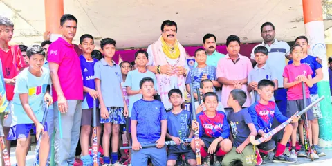 హాకీ గుర్తింపును మరింత పెంచాలి 