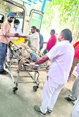 ట్యాంకర్‌ కిందపడి సూపర్‌వైజర్‌ మృతి 