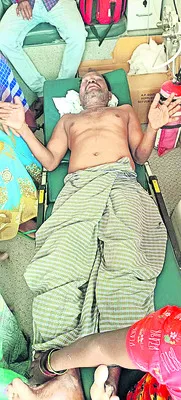 ఉపాధి కూలీలపై తేనెటీగల దాడి 