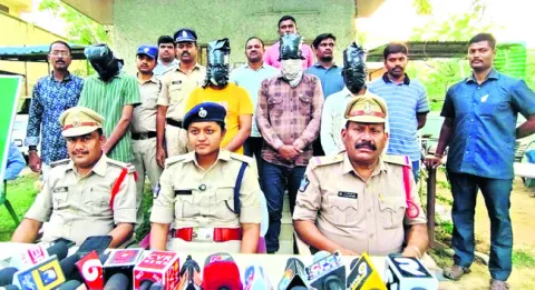 కరడు గట్టిన దొంగలు అరెస్టు