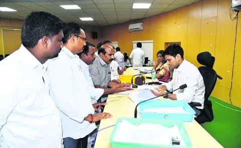 ఆర్డీఓపై చర్యలు తీసుకోండి 