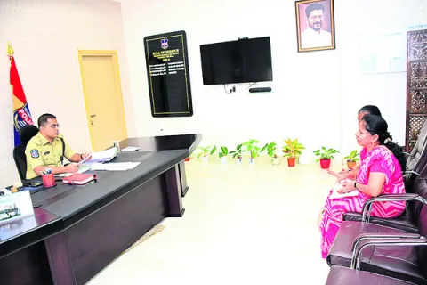 ఫిర్యాదులు ఆన్‌లైన్‌లో నమోదు
