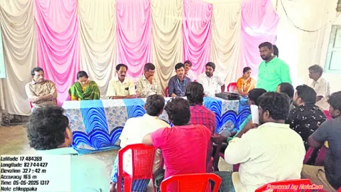 ఏటికొప్పాక బొమ్మల తయారీకి చేయూత 