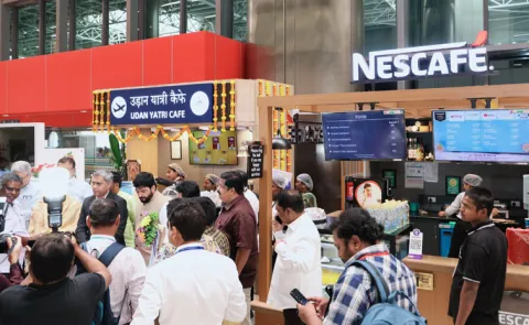 Tea Rs 10 Samosa and Coffee Rs 20 in Pune Airport