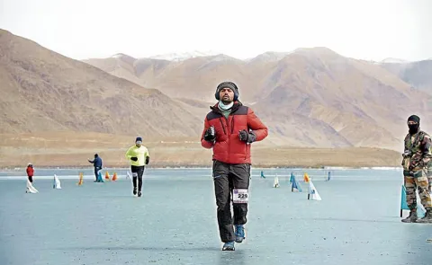 4 Hyderabad Mens participated half marathon at the Pangong Frozen Lake14