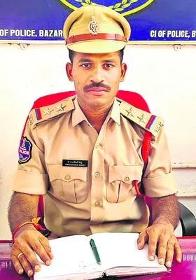 ఏడేళ్లు పుస్తకాలతో కుస్తీ పట్టా.. 