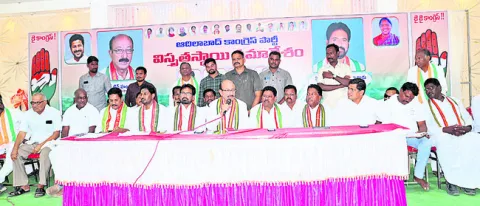 ‘హస్తం’లో కదలిక