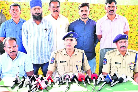 ఆటోల చోరీ ముఠా అరెస్ట్‌