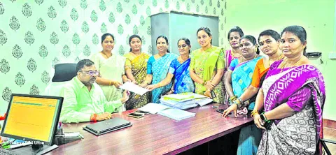 కుట్టు శిక్షణ పేరుతో కుంభకోణం