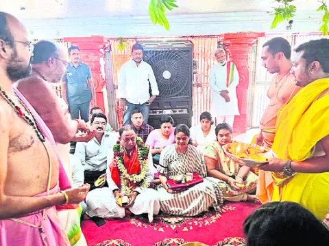 పుస్తకం గురువుతో సమానం