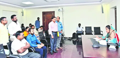 వైద్యుల పనితీరుపై పర్యవేక్షణ అవసరం 
