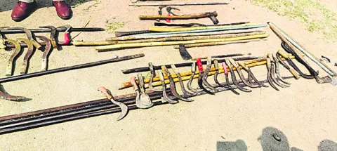 జూలకల్లు గ్రామంలో కార్డన్‌ సెర్చ్‌ 