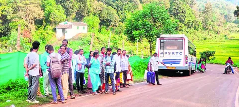 డొక్కు బస్సులతో ఇక్కట్లు

