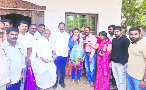 విద్యార్థుల భవిష్యత్‌కు కృషి 