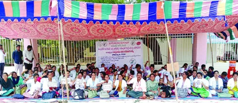 సీహెచ్‌ఓలను రెగ్యులర్‌ చేయాలి 