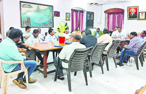 ఏటిగట్లకు రక్షణ పనులు 