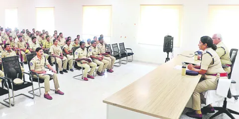 బాధ్యతగా విధులు నిర్వర్తించాలి 