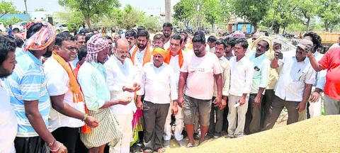 ఆలయాల అభివృద్ధికి కృషి